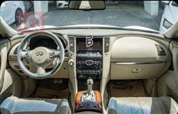 إنفينيتي QX70